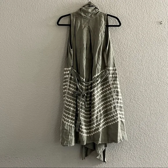 Johnny Was Sleeveless Duster olive green w/ ivory embroidery SZ small
